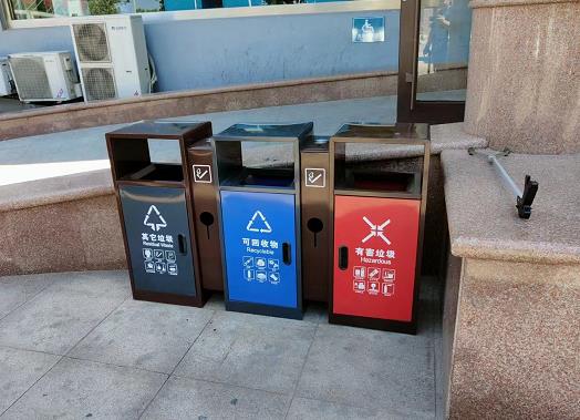 戶外環(huán)衛(wèi)垃圾桶的選購