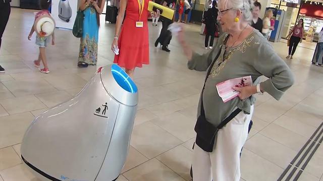 智能垃圾桶，招手它就過來了